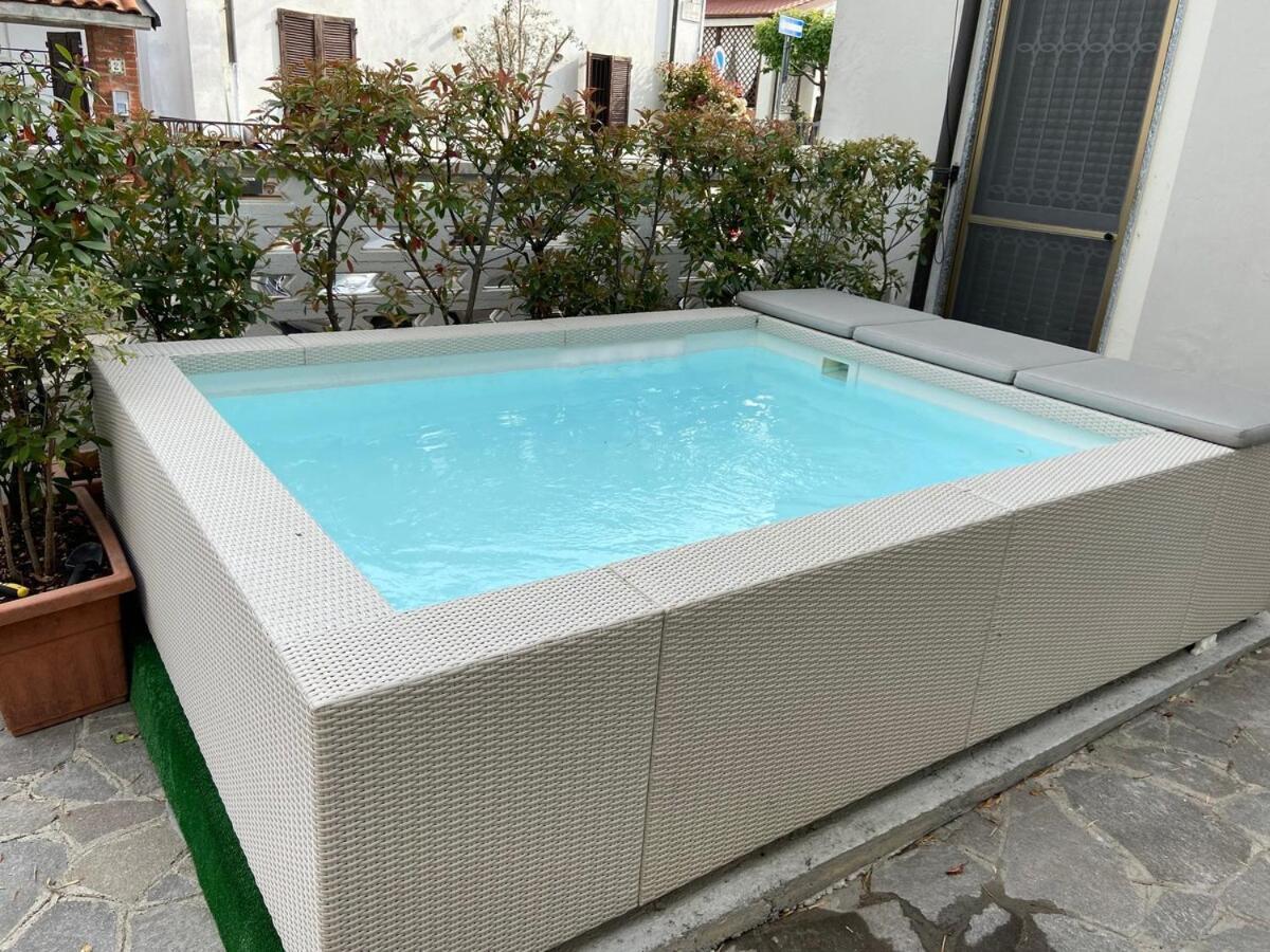 Jacuzzi & Relax - Casa Indipendente 20min Da Milano Ferienhaus Zelo Buon Persico