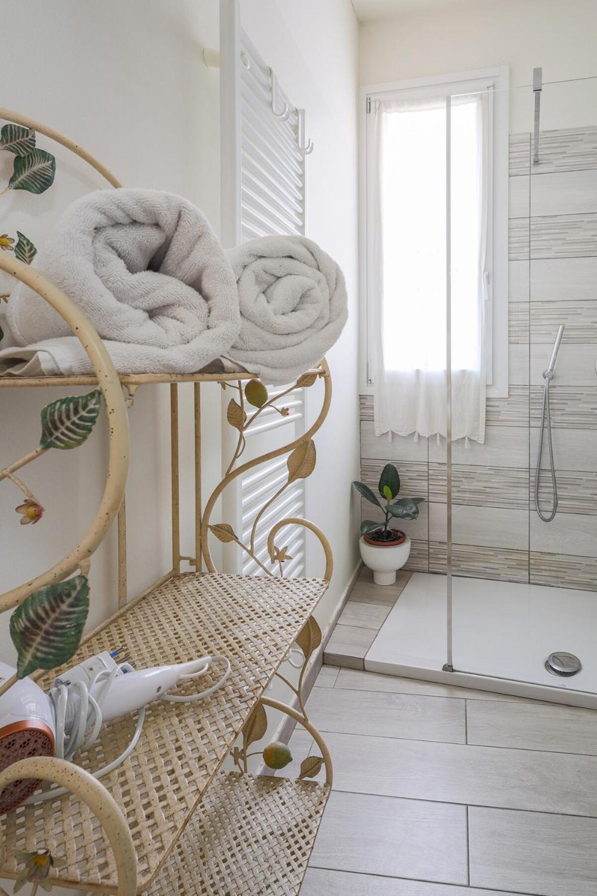 Jacuzzi & Relax - Casa Indipendente 20min Da Milano Ferienhaus *